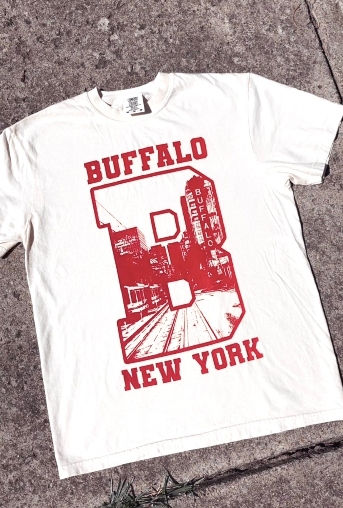 B Buffalo Skyline Ivory Tee (small/ 4XL)