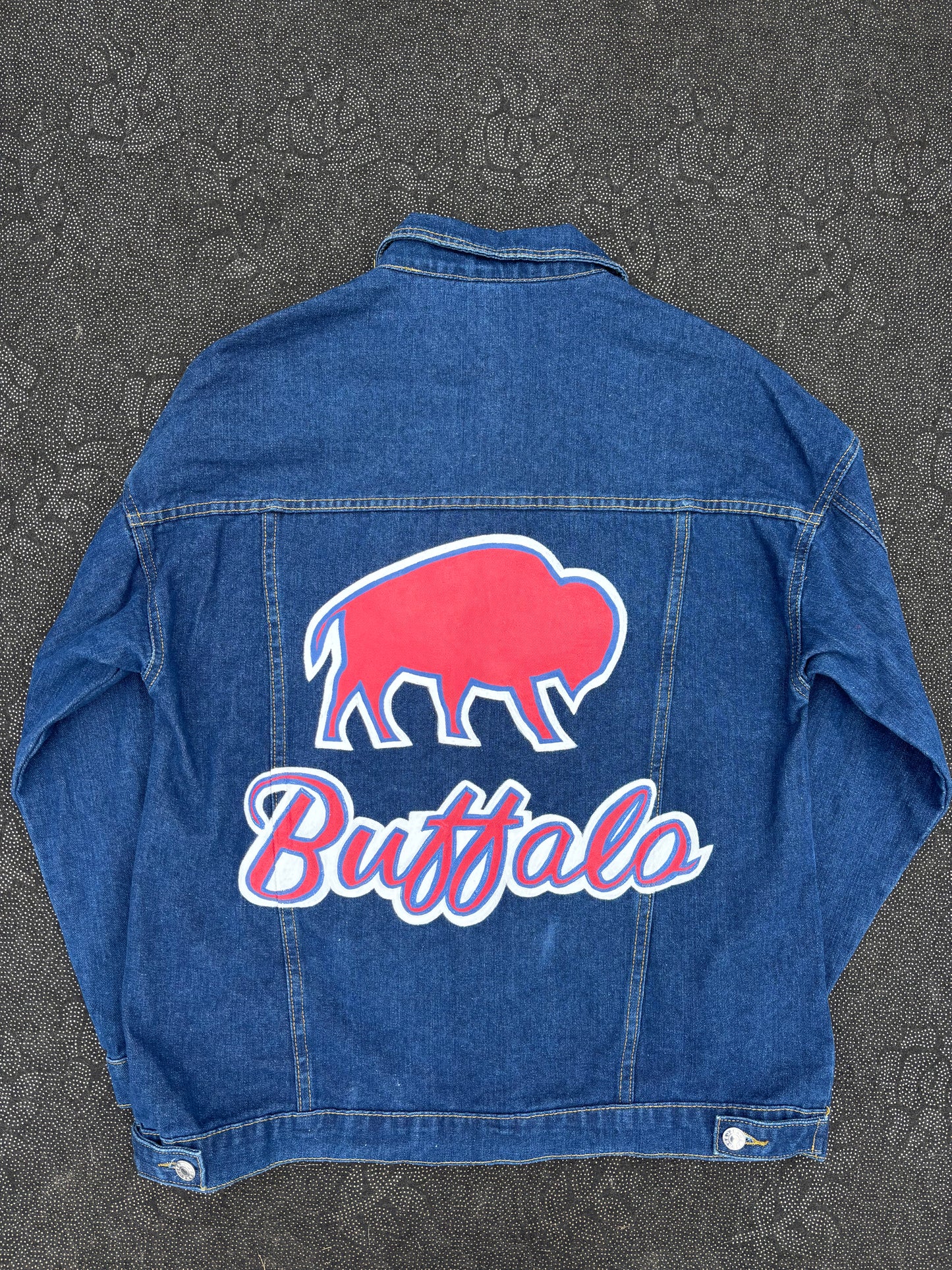 Standing Buffalo Women’s Jacket, small (oversized)